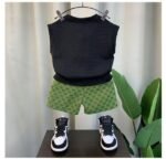 ⁦طقم ولادي قطعتين شورت وتيشيرت حفر بدون اكمام⁩ - الصورة ⁦7⁩